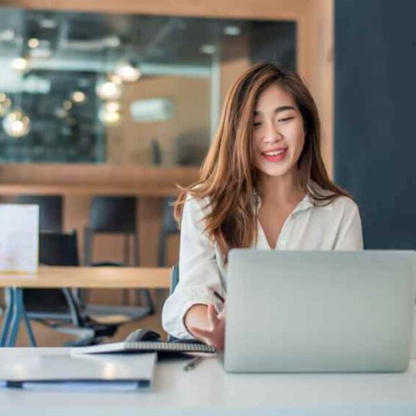 Strategi Menggunakan AI untuk Meningkatkan Bisnis Digital di Tahun 2026
